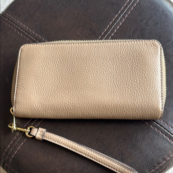 Coach Tan Pebbled Leather Wristlet Clutch - Picture 5 of 9